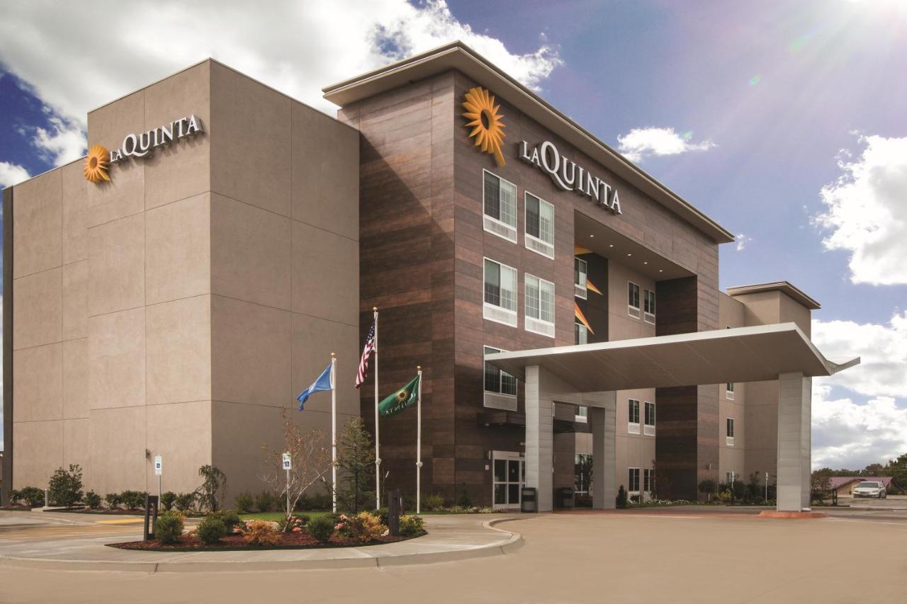 La Quinta Inn & Suites By Wyndham Lewisville Exterior photo